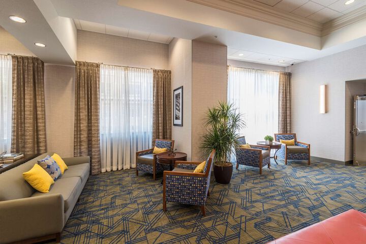 Hampton Inn & Suites Tulsa Downtown