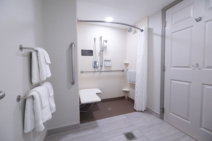 Room 15 of 46