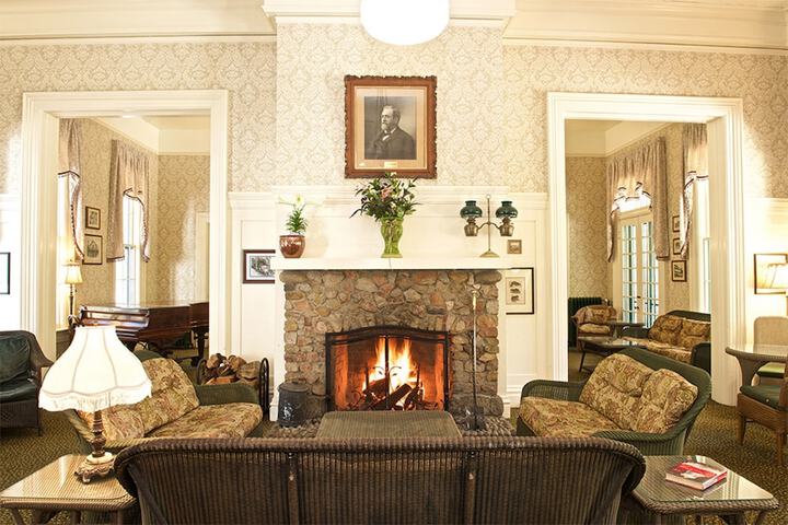 Wawona Hotel