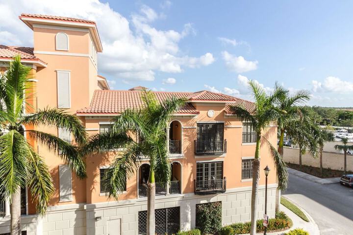 THE RESIDENCES AT COCONUT POINTE 8203