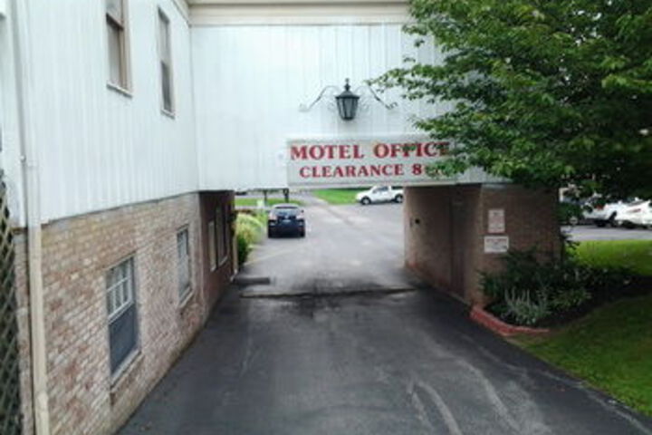 Hanover Hotel & Banquet Center