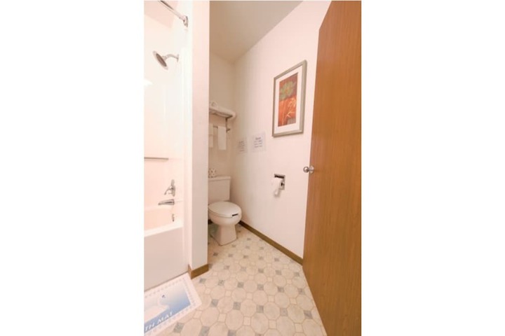 Room 28 of 61
