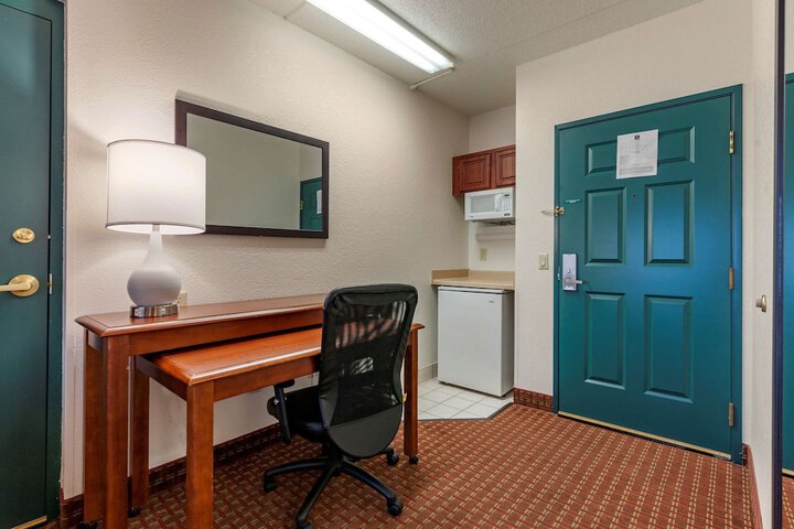 Room 17 of 65