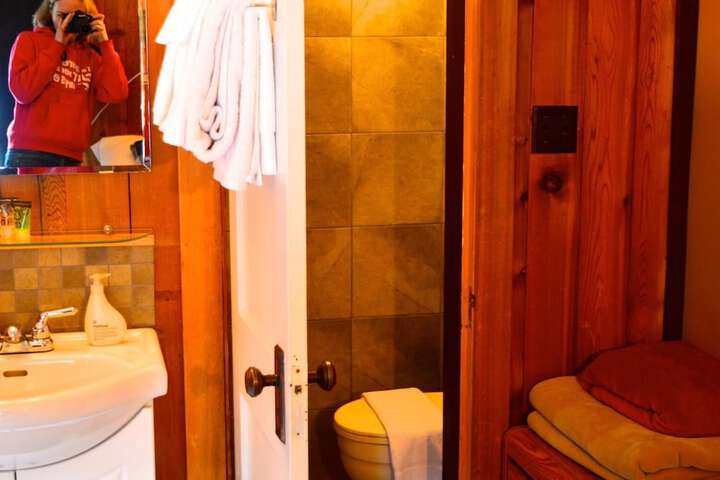 Room 9 of 26