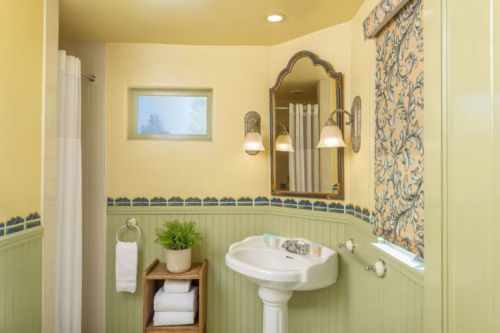 Room 20 of 36