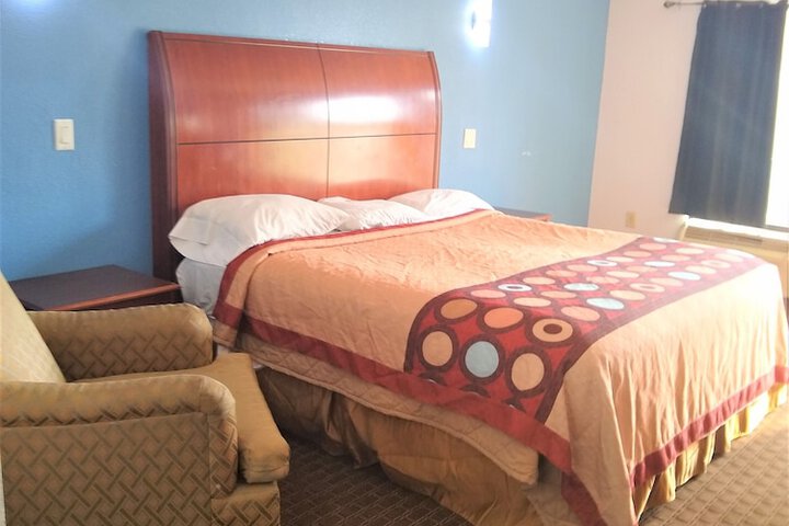 Room 7 of 10
