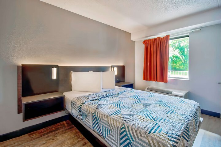 Room 15 of 22