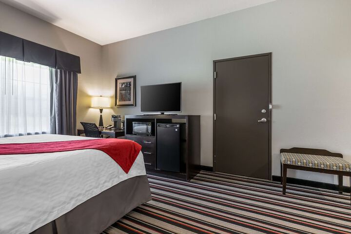 Room 10 of 38