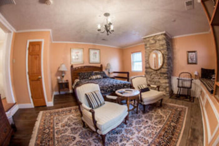 The Historic Fairfield Inn