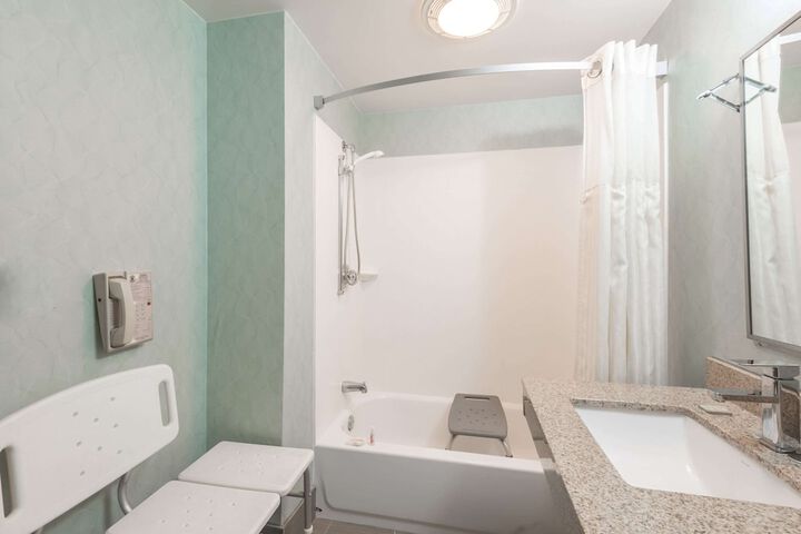 Room 13 of 20