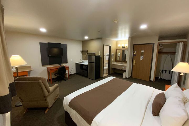Room 9 of 19