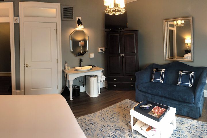 Room 52 of 81
