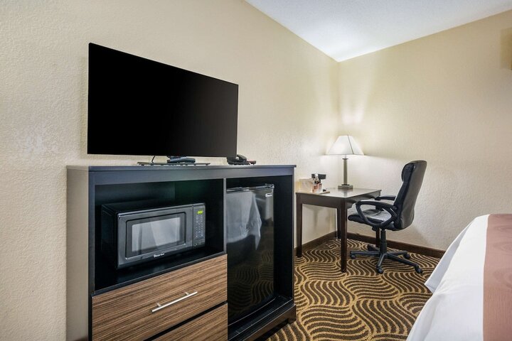Room 42 of 75