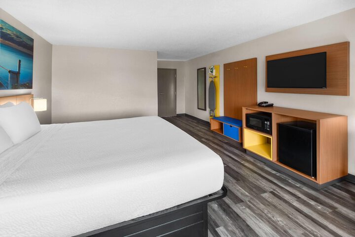 Days Inn by Wyndham Pierre