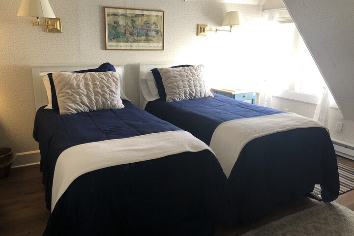 Brook Farm Inn