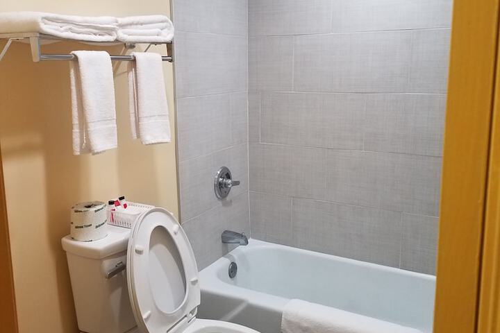 Days Inn by Wyndham Oak Ridge Knoxville