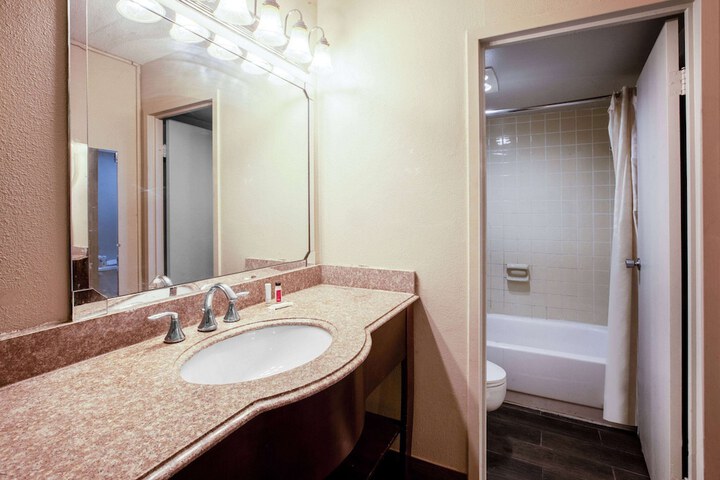 Room 22 of 31