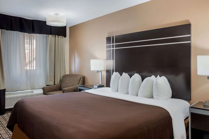 Room 10 of 24
