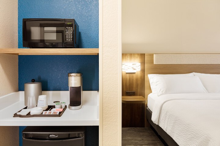 Holiday Inn Express and Suites Rhinelander by IHG