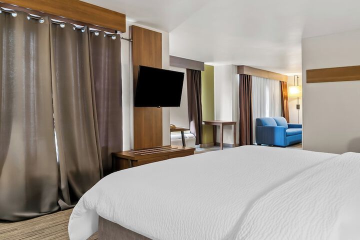 Holiday Inn Express & Suites Marion by IHG