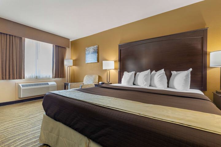 Room 10 of 25