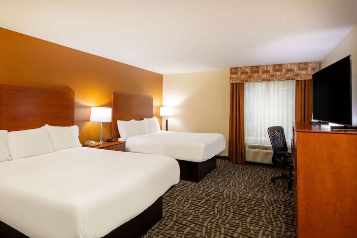 Room 18 of 28
