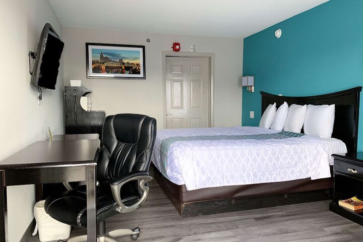 Room 18 of 35
