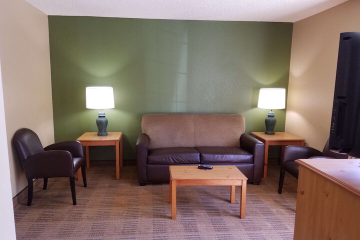 Room 15 of 42