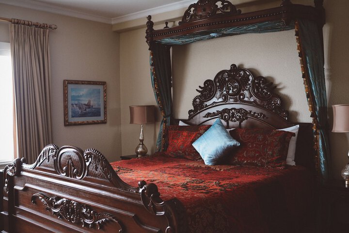Room 73 of 109
