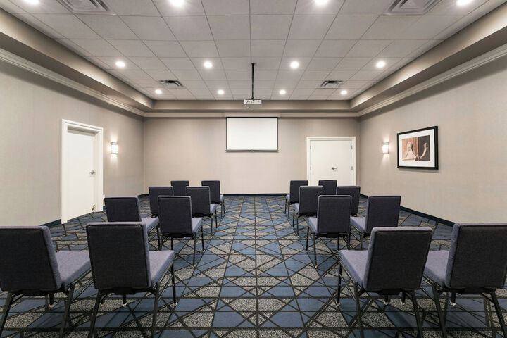 Courtyard by Marriott St. Petersburg Downtown
