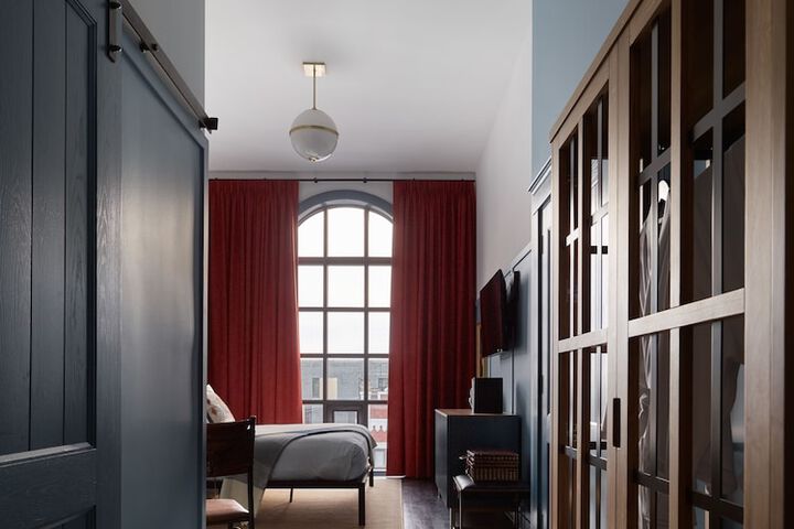 Room 22 of 36