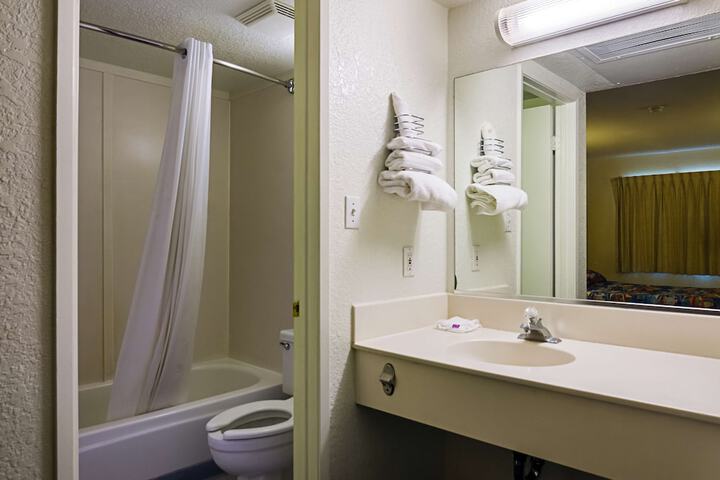 Room 30 of 46