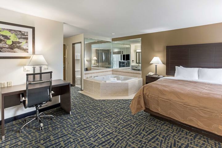 Room 13 of 38