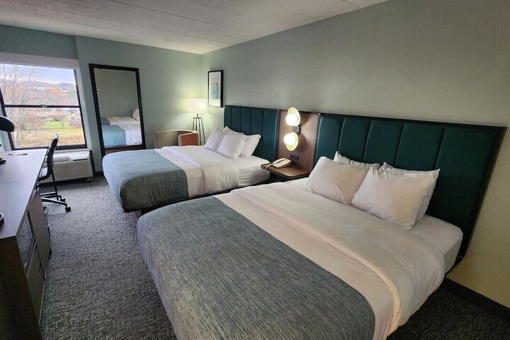 Wingate by Wyndham Cranberry