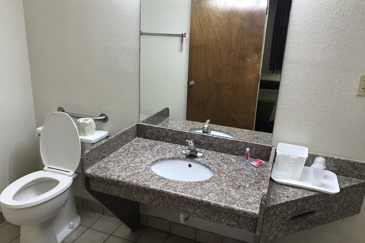 Room 12 of 24