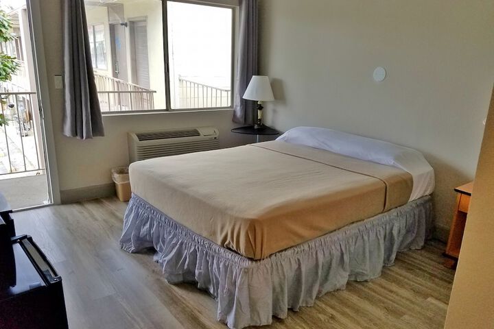 Room 14 of 32