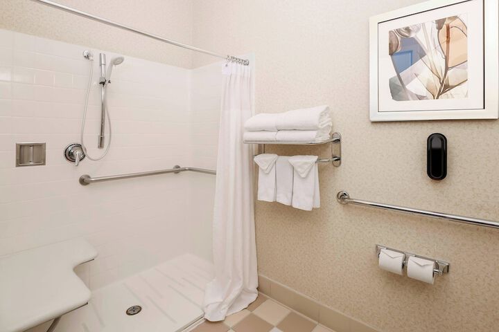 Room 11 of 27