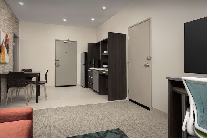 Room 17 of 42