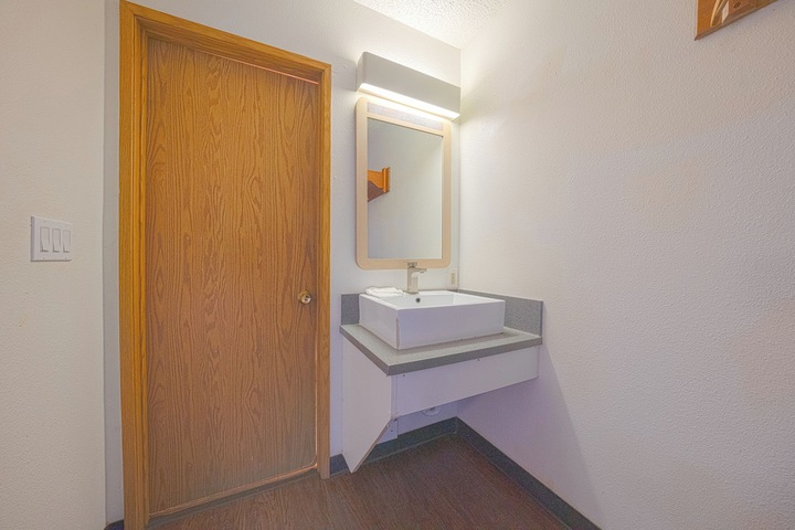Room 54 of 60