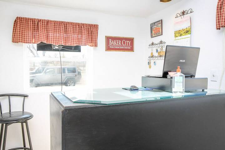 Baker City Motel & RV Park