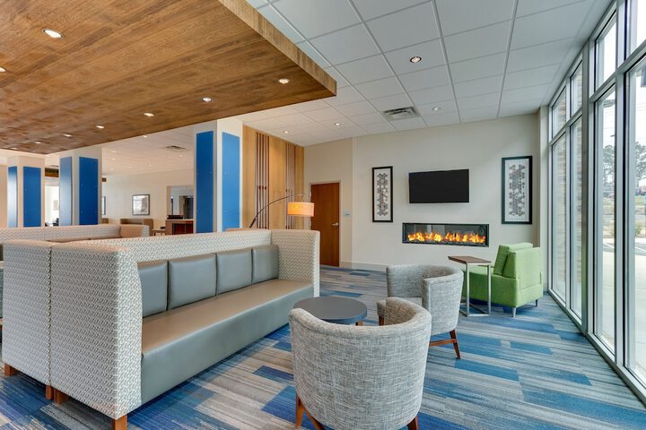 Hotel 5 of 79