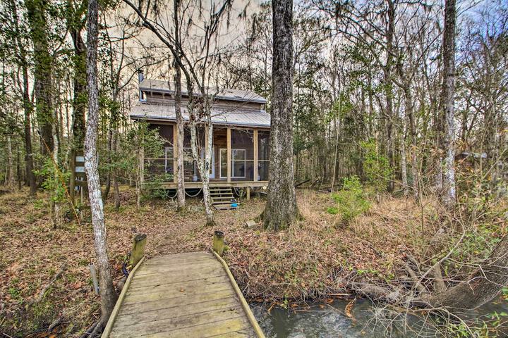 Secluded Santee River Island Retreat w / Dock!