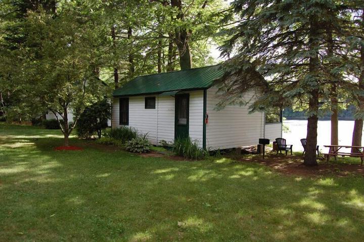 The Elms Waterfront Cottages