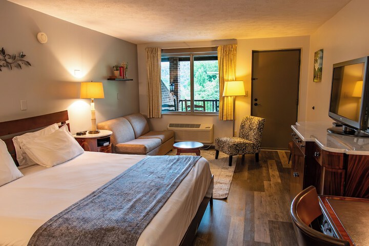 Townsend River Breeze Inn