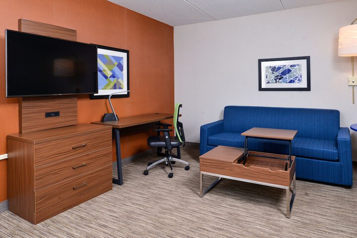Room 14 of 30