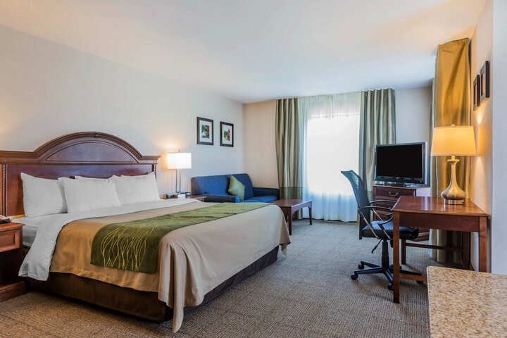 Comfort Inn & Suites South Burlington near University