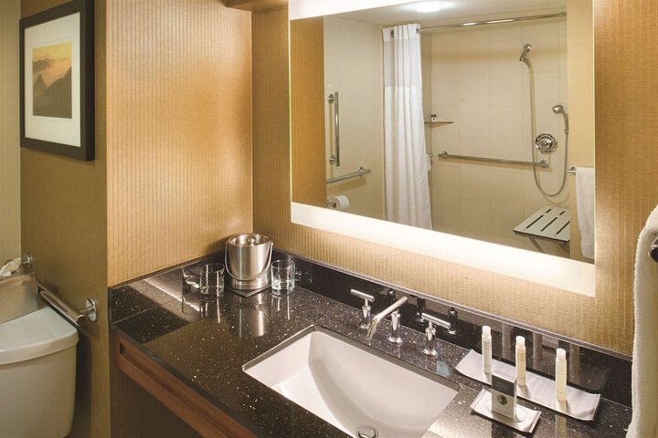 DoubleTree by Hilton Seattle Airport