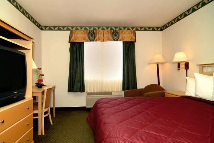 Room 25 of 29