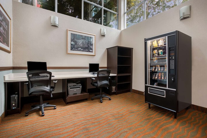 Business Center 45 of 45