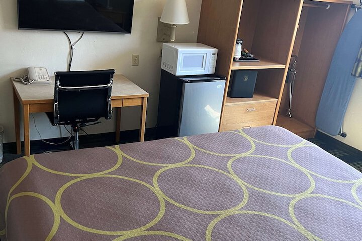Room 21 of 42
